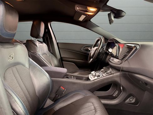Used 2016 Chrysler 200 S image 20