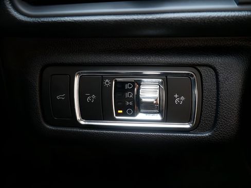 Used 2024 Lincoln Corsair Reserve w/ Equipment Group 201A FWD image 16