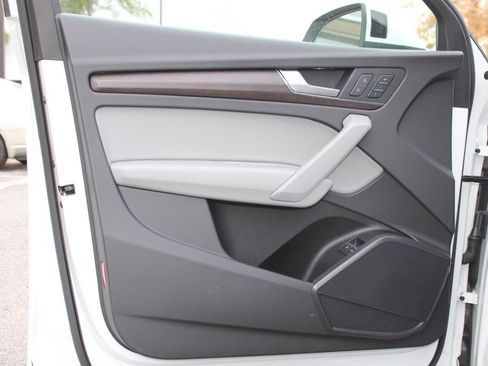 Used 2023 Audi Q5 e Premium image 26