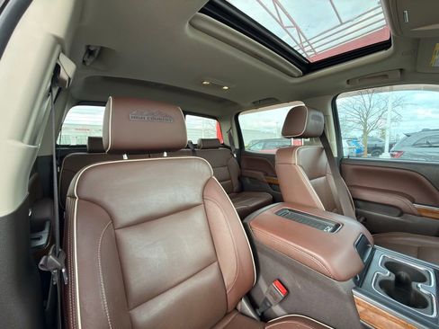 Used 2018 Chevrolet Silverado 1500 High Country image 34