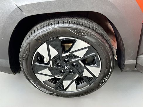 Certified 2025 Hyundai Kona SEL image 30