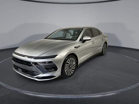 Certified 2025 Hyundai Sonata SEL FWD image 4