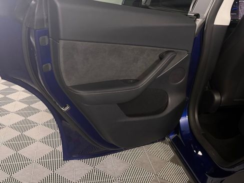 Used 2024 Tesla Model Y Long Range image 23