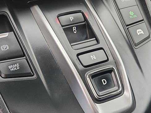 Used 2022 Honda CR-V Touring image 16