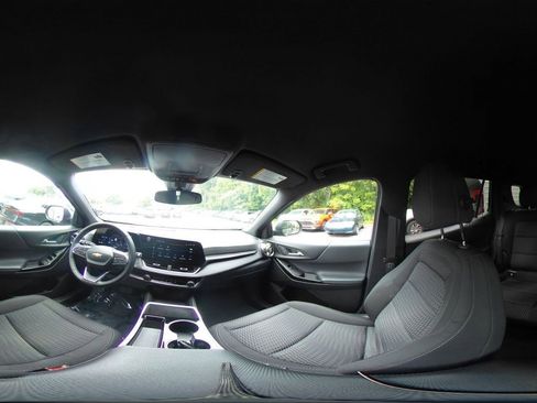 Used 2025 Chevrolet Equinox LT FWD image 37