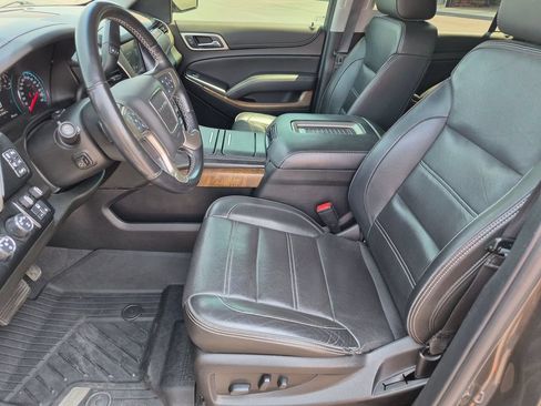 Used 2019 GMC Yukon XL Denali w/ Denali Ultimate Package AWD/4WD image 11