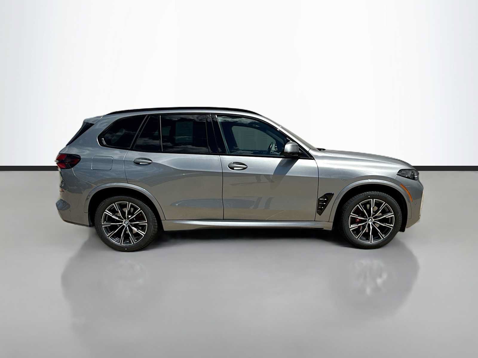 Used 2024 BMW X5 xDrive40i w/ Executive Package AWD/4WD image 7