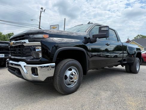 New 2026 Chevrolet Silverado 3500 LT w/ All Star Edition AWD/4WD image 2