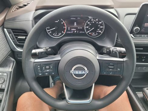 Used 2023 Nissan Rogue S AWD/4WD image 18