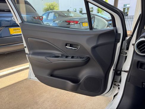 Used 2025 Nissan Versa SV FWD image 18