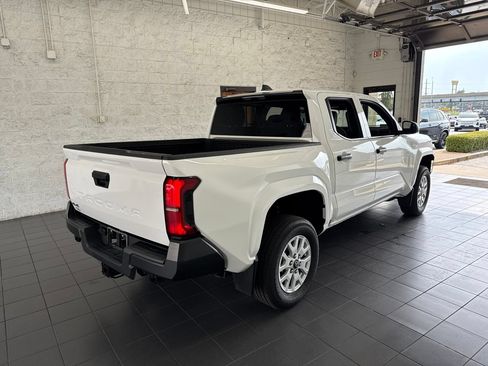 Certified 2024 Toyota Tacoma SR AWD/4WD image 8