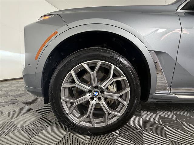 Used 2025 BMW X7 xDrive40i w/ Premium Package AWD/4WD image 29