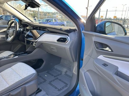Used 2022 Chevrolet Bolt EUV Premier w/ Launch Edition image 15