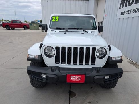 Used 2023 Jeep Wrangler Unlimited Sahara AWD/4WD image 37