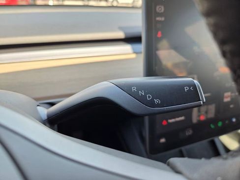 Used 2021 Tesla Model 3 Standard Range Plus image 35