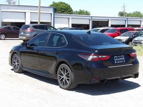 Used 2023 Toyota Camry SE FWD image 8