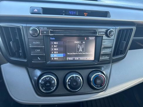 Used 2015 Toyota RAV4 LE image 19