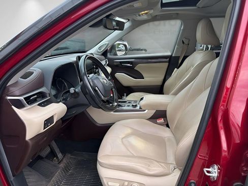 Used 2020 Toyota Highlander Limited AWD/4WD image 4
