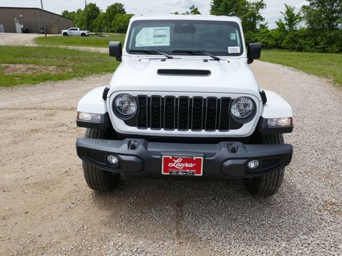 New 2026 Jeep Gladiator Sport AWD/4WD image 8