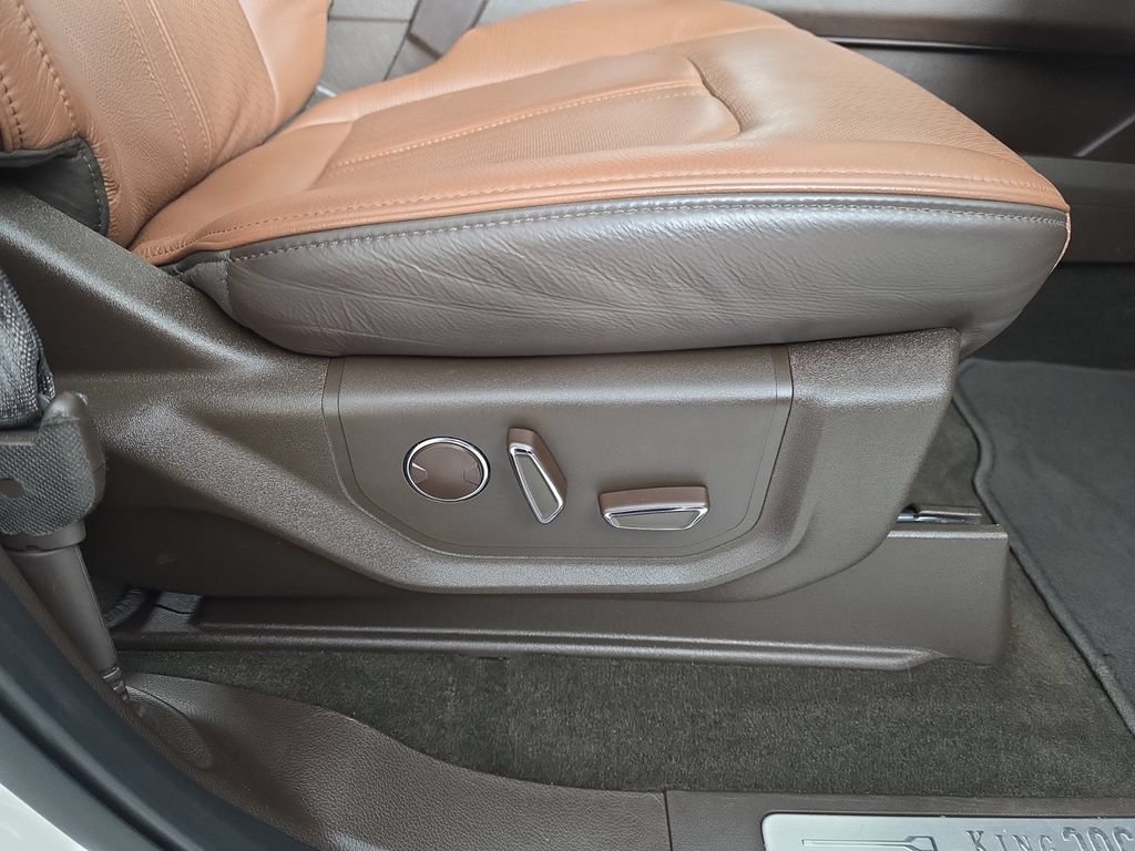 Used 2024 Ford Expedition Max King Ranch AWD/4WD image 34