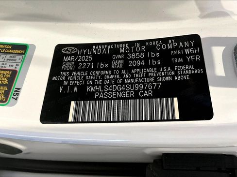 Used 2025 Hyundai Elantra SEL image 19