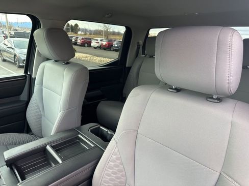 Used 2022 Toyota Tundra SR5 w/ SR5 Convenience Package image 17