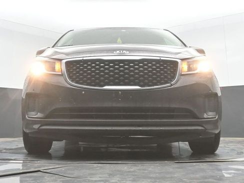 Used 2017 Kia Sedona LX w/ LX Essentials Premium Package FWD image 28