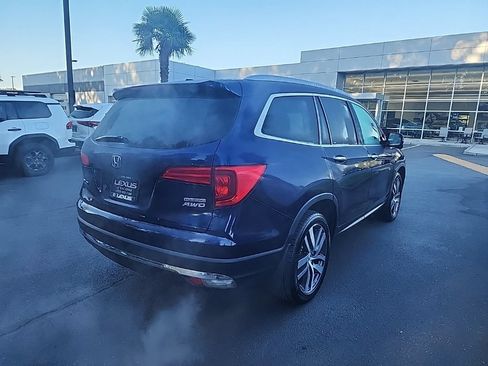 Used 2017 Honda Pilot Touring image 5