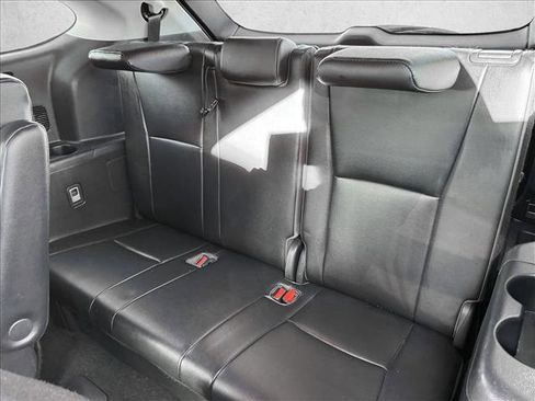 Used 2023 Toyota Highlander XLE image 19