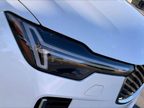 New 2026 Volvo XC90 B6 Plus w/ Protection Package Premier image 33