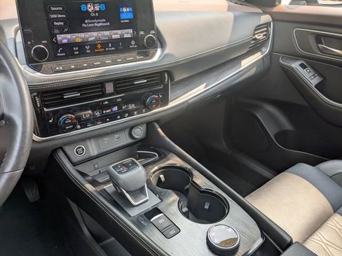 Used 2023 Nissan Rogue Platinum w/ Platinum Premium Package image 18