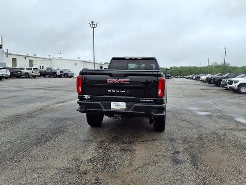 Used 2021 GMC Sierra 2500 Denali w/ Denali Black Diamond Edition AWD/4WD image 24