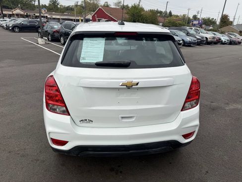 Used 2021 Chevrolet Trax LS image 9