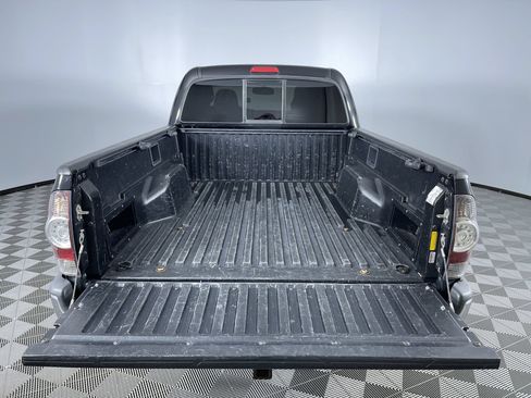 Used 2012 Toyota Tacoma 4x4 Access Cab V6 w/ SR5 Pkg image 24