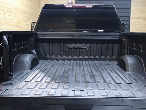 Used 2022 GMC Sierra 2500 AT4 image 37