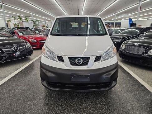 Used 2019 Nissan NV200 S w/ Back Door Glass Package FWD image 2