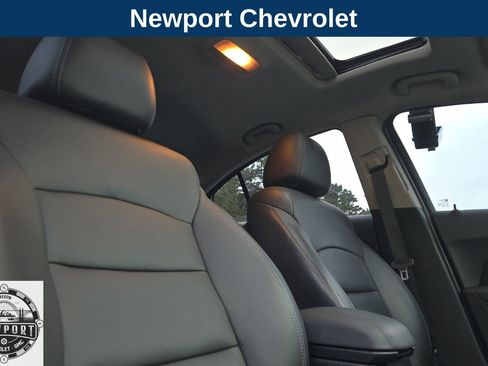 Used 2015 Chevrolet Cruze LTZ w/ Sun, Sound and Sport Package image 17