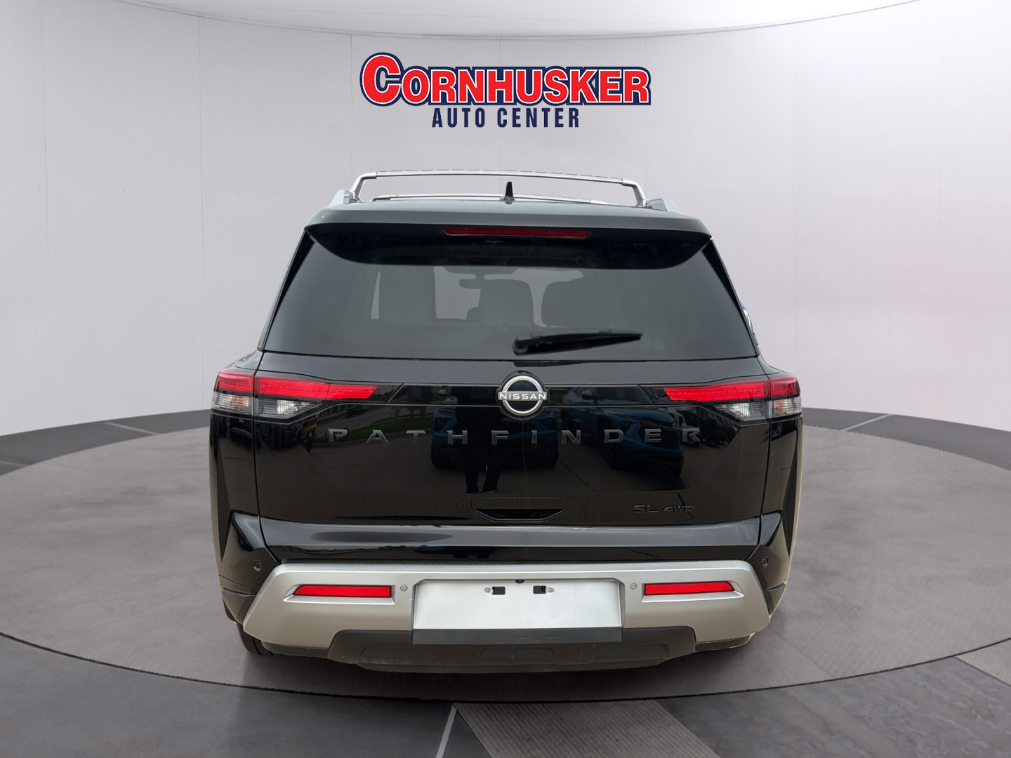 Used 2023 Nissan Pathfinder SL w/ Black Appearance Package AWD/4WD image 6
