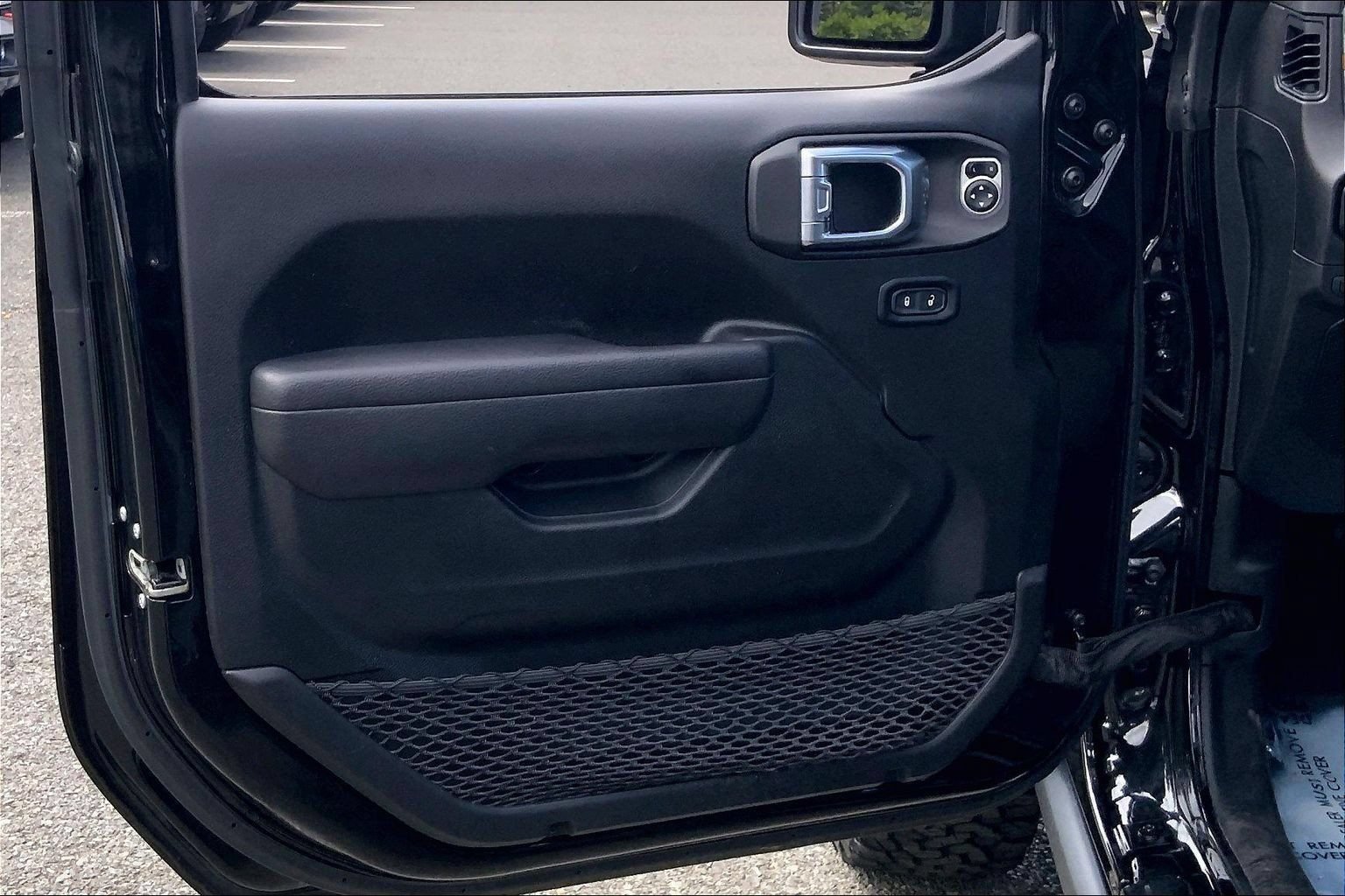 Certified 2024 Jeep Wrangler Unlimited AWD/4WD image 21