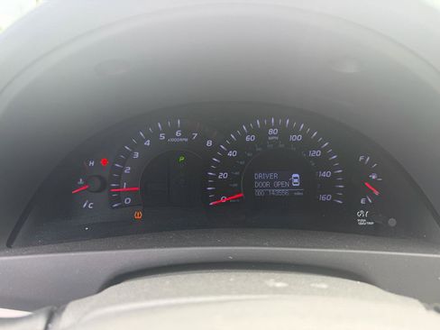 Used 2010 Toyota Camry XLE FWD image 17
