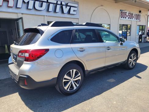 Used 2018 Subaru Outback 2.5i Limited AWD/4WD image 3