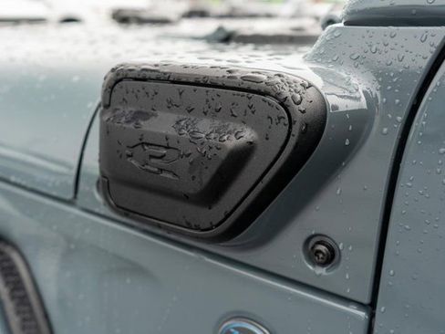 Used 2025 Jeep Wrangler Unlimited Sahara image 16