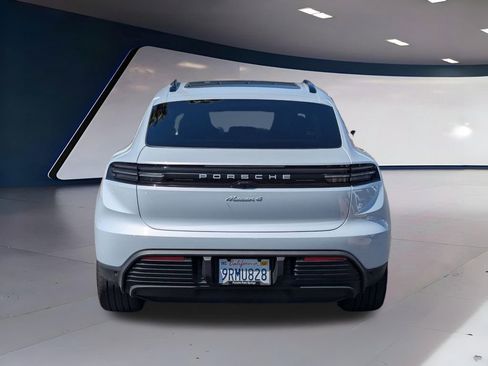 Used 2024 Porsche Macan 4 Electric image 4