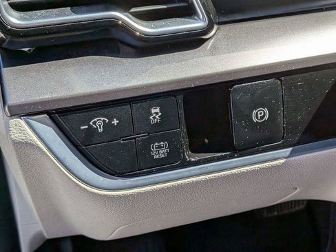 Certified 2023 Kia Sportage EX AWD/4WD image 14