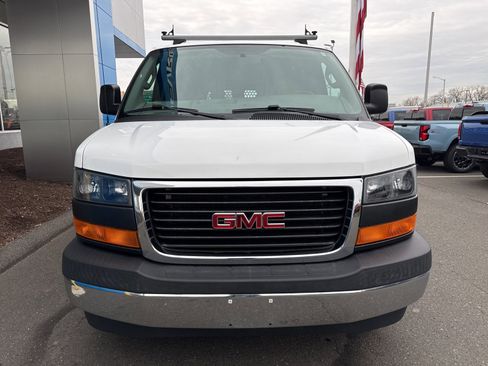 Used 2017 GMC Savana 2500 image 2