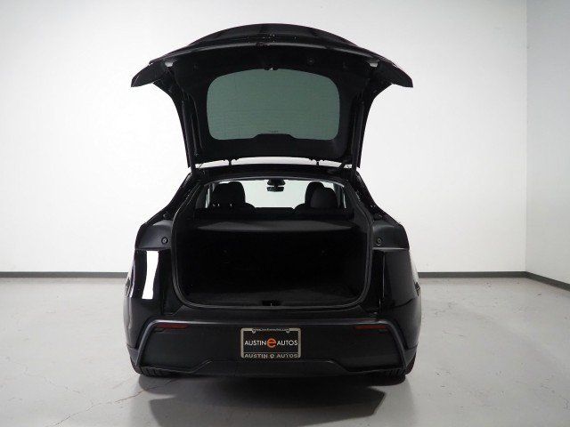 Used 2026 Tesla Model Y Long Range RWD image 45