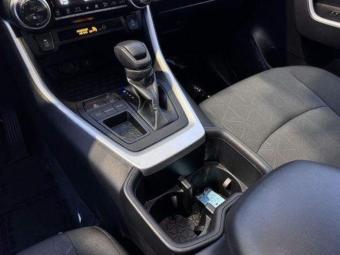 Used 2022 Toyota RAV4 XLE image 23