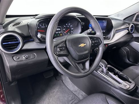 Used 2024 Chevrolet Trax LS image 10