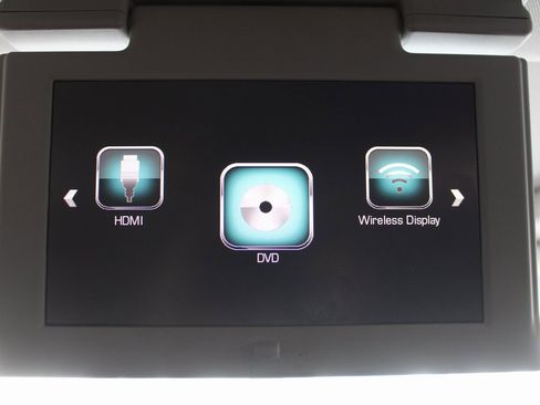 Used 2019 Chevrolet Suburban Premier w/ Premier Plus Edition image 25