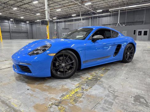 Used 2023 Porsche 718 Cayman w/ Premium Package RWD image 88